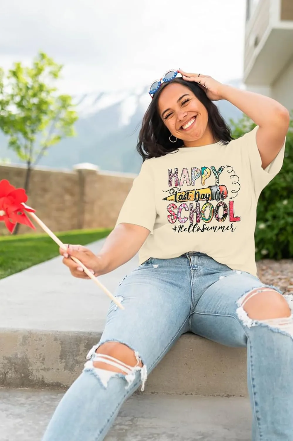 Last Day of School Teacher Shirt: Women Hello Summer T-Shirt School's Out for Summer Happy Graduation Gifts Teacher Tops